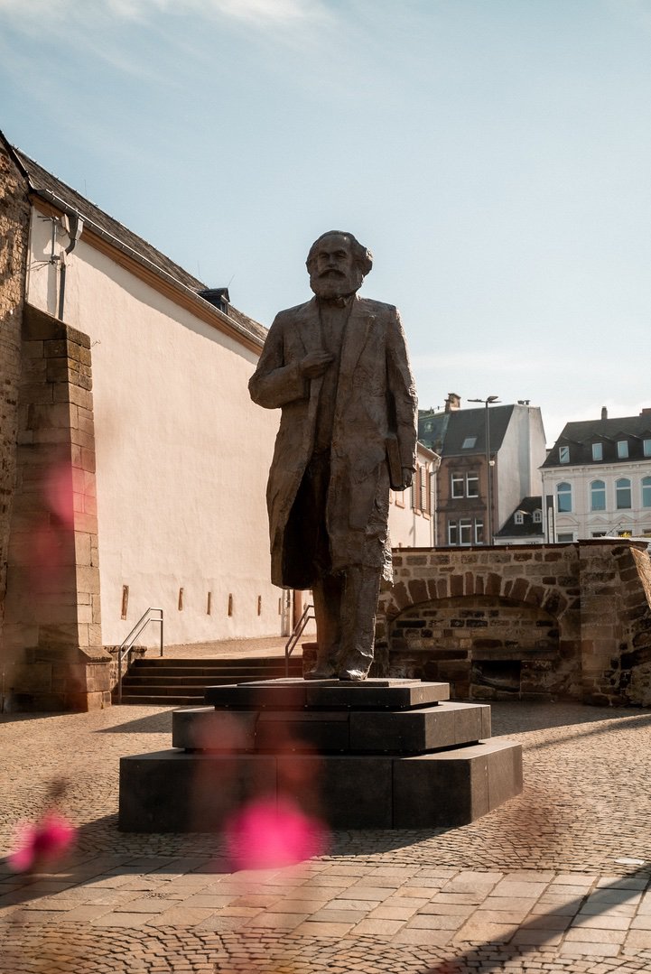 Karl Marx statue, 1